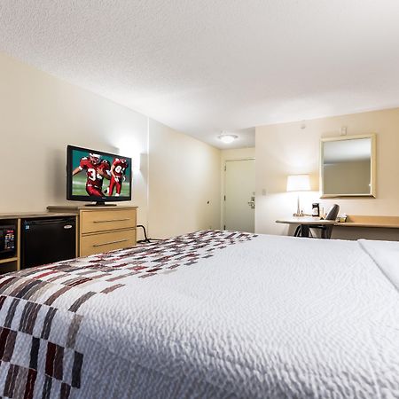 Red Roof Inn Cleveland Airport - Middleburg Heights Bagian luar foto
