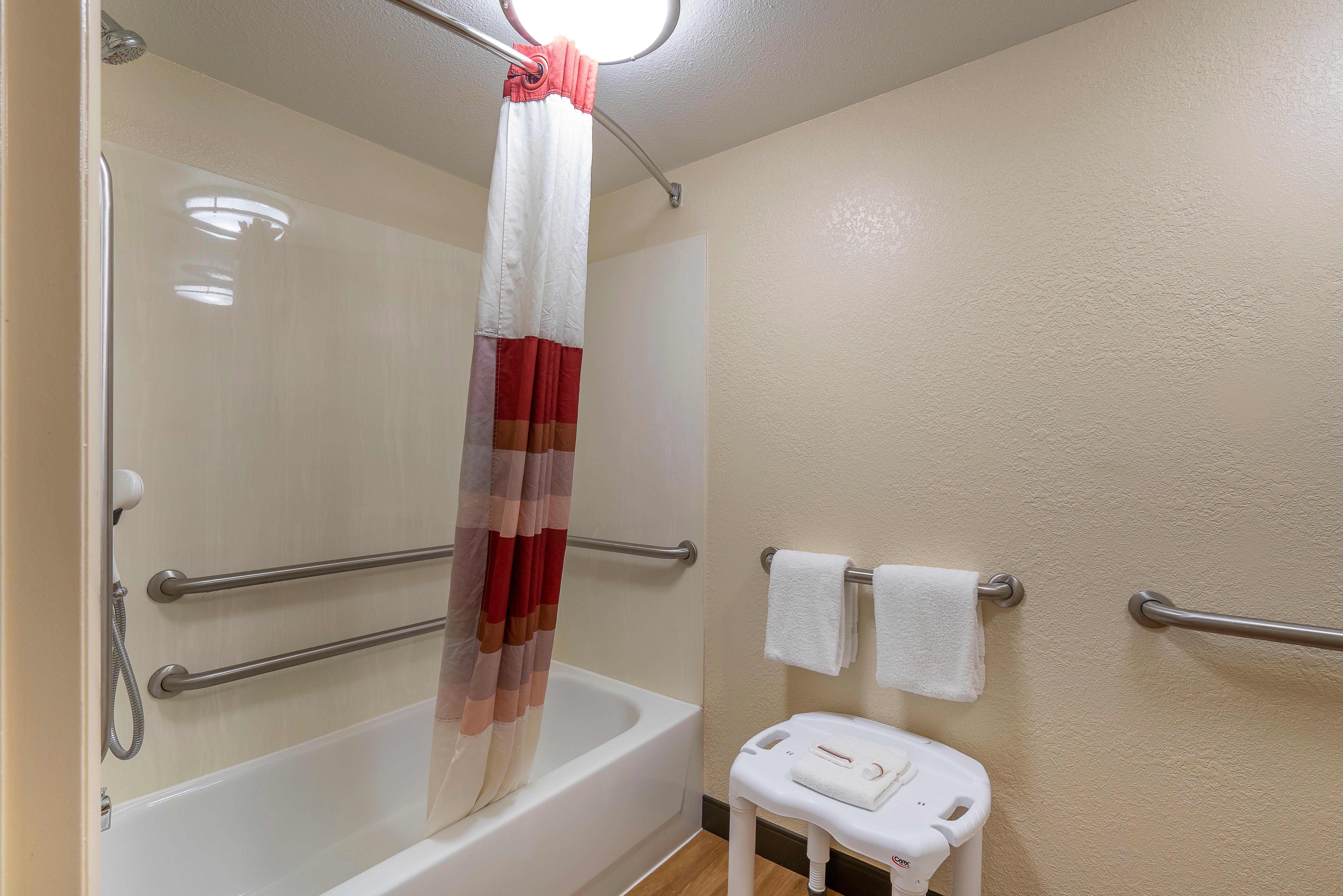 Red Roof Inn Cleveland Airport - Middleburg Heights Bagian luar foto