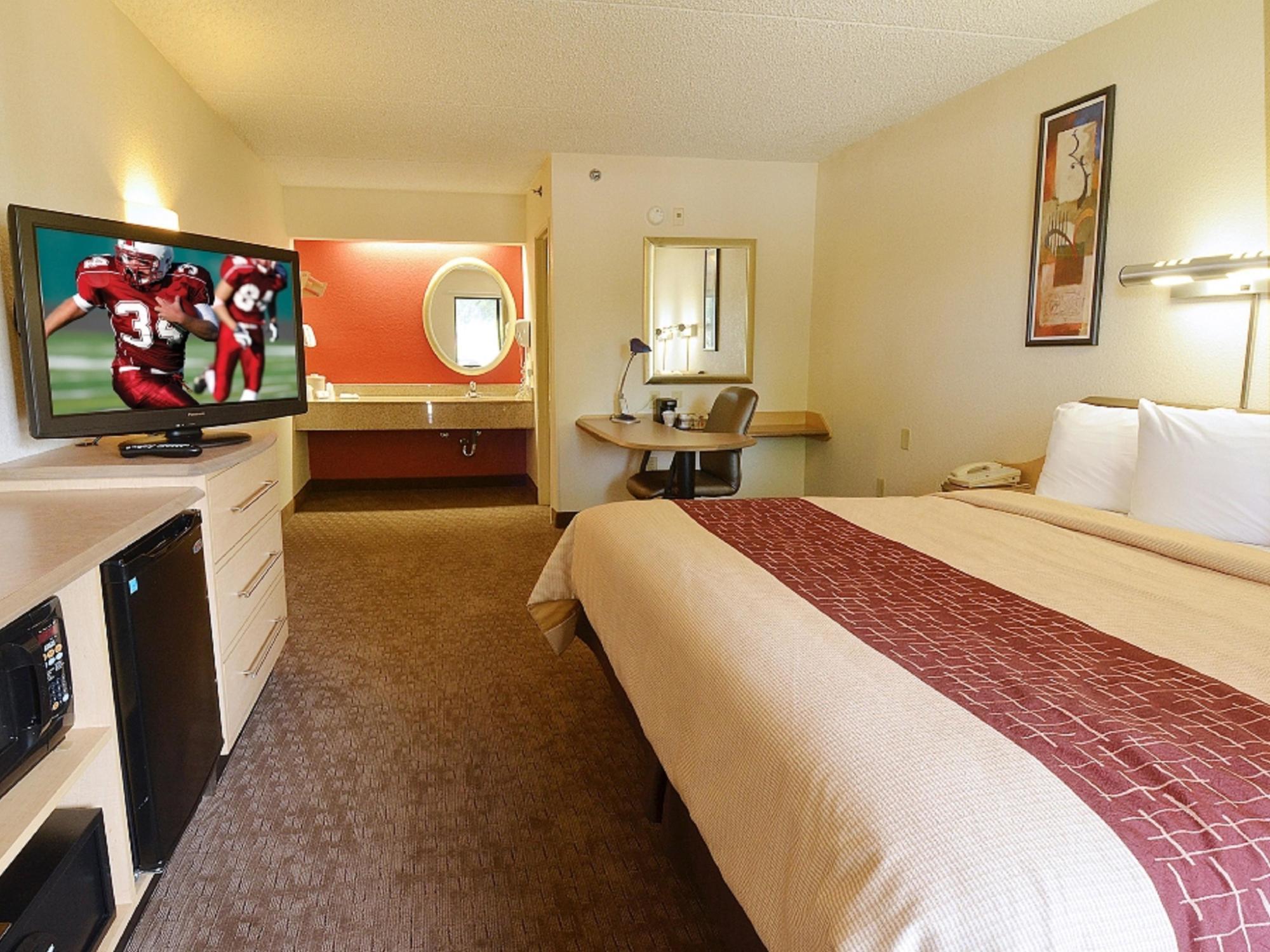 Red Roof Inn Cleveland Airport - Middleburg Heights Bagian luar foto