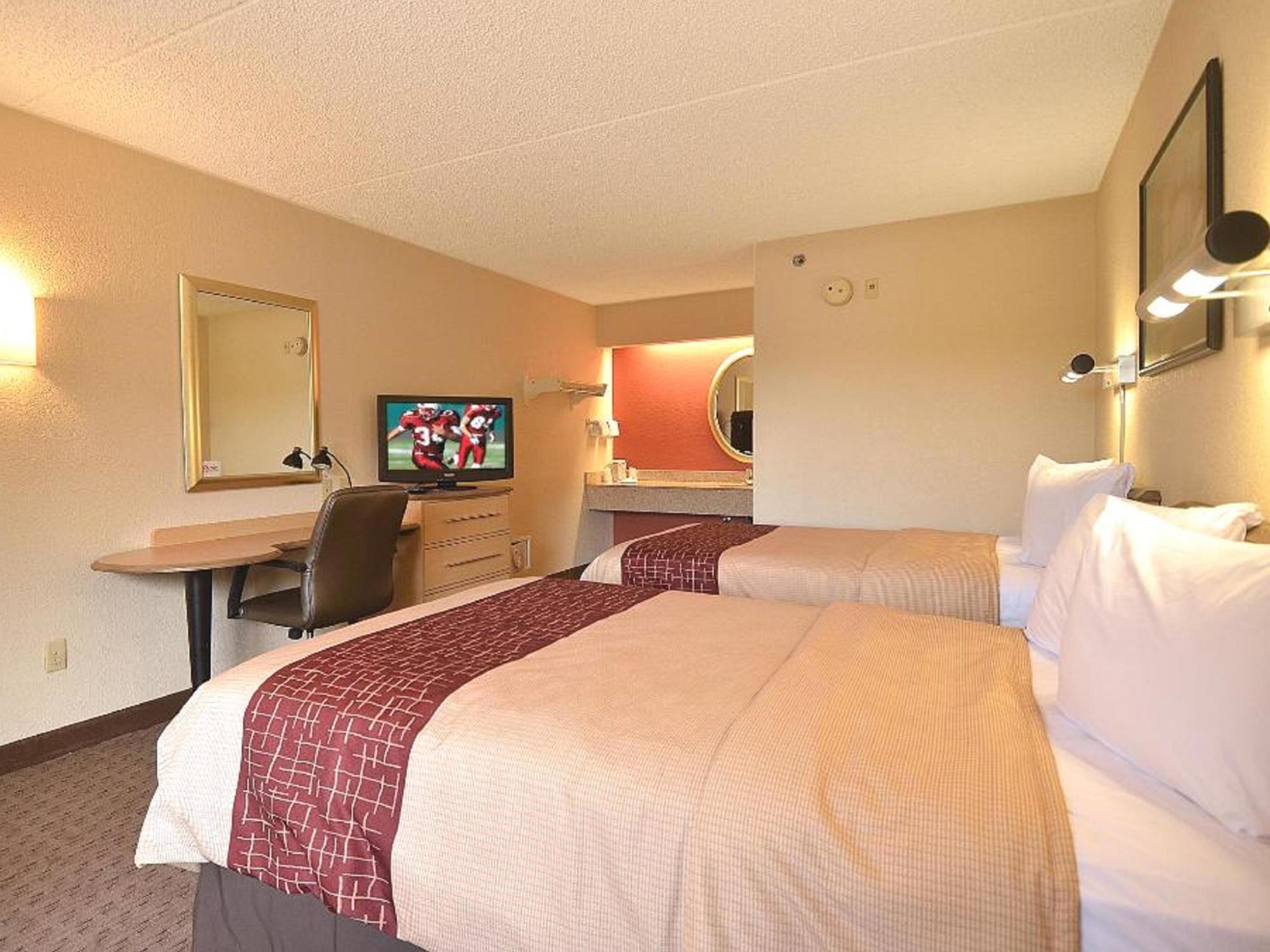 Red Roof Inn Cleveland Airport - Middleburg Heights Bagian luar foto